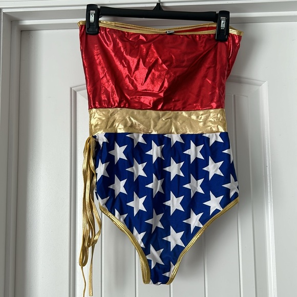 Wonder Woman Costume - Picture 4 of 4